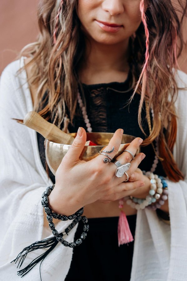 Bracelets tibétains : harmonie et élégance à chaque poignet
